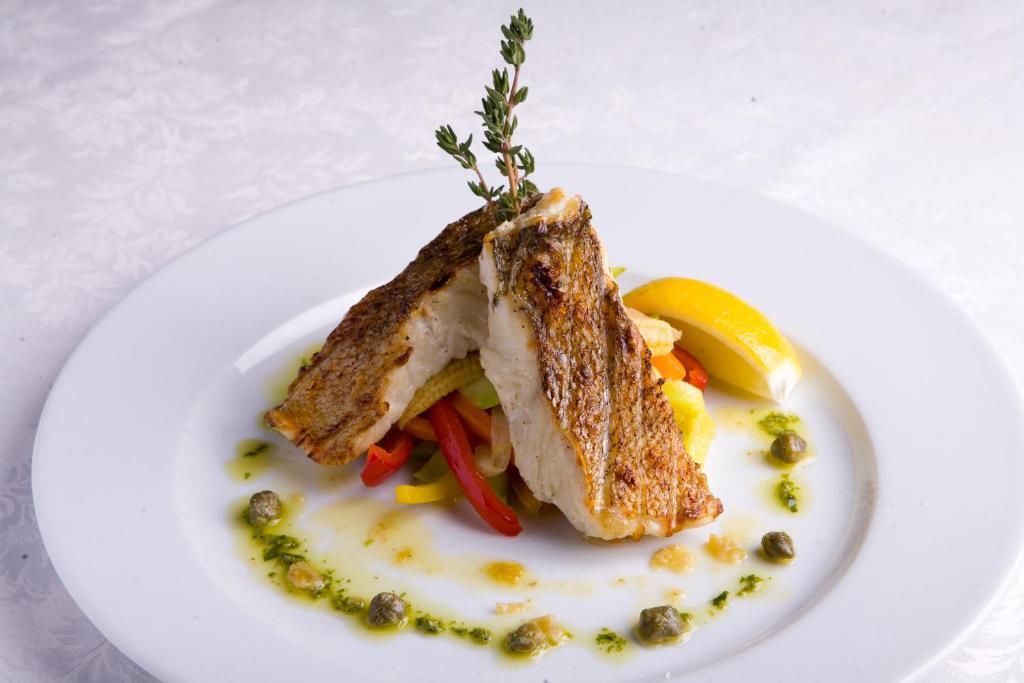 חארקיב Gostiny Dvor Hotel מראה חיצוני תמונה