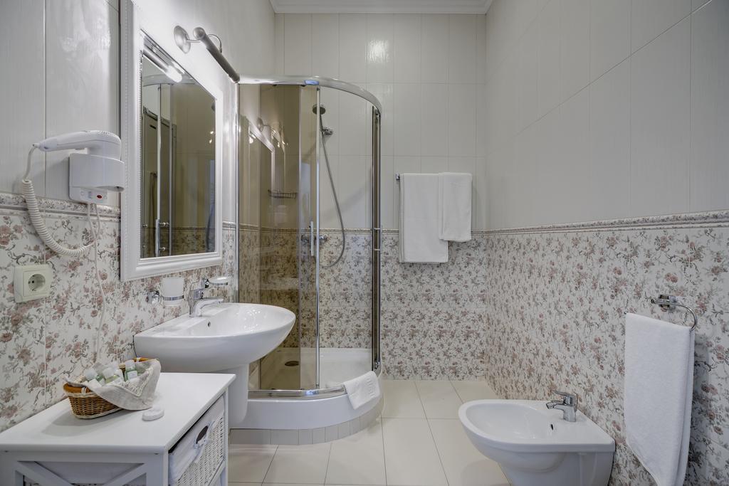 חארקיב Gostiny Dvor Hotel מראה חיצוני תמונה
