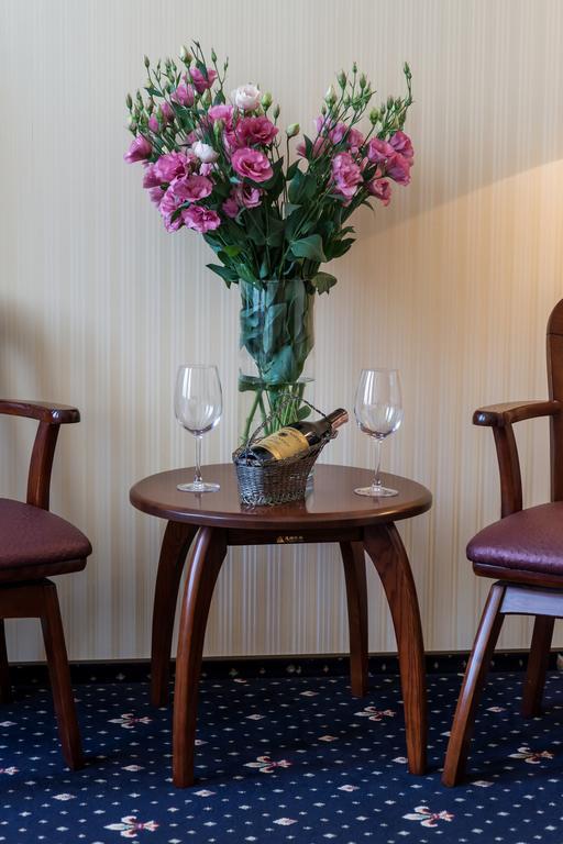 חארקיב Gostiny Dvor Hotel מראה חיצוני תמונה