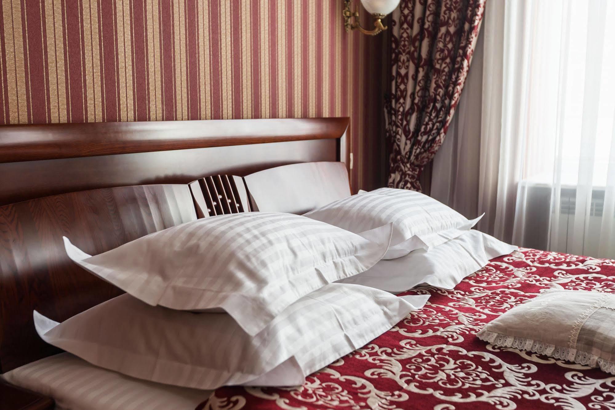 חארקיב Gostiny Dvor Hotel מראה חיצוני תמונה