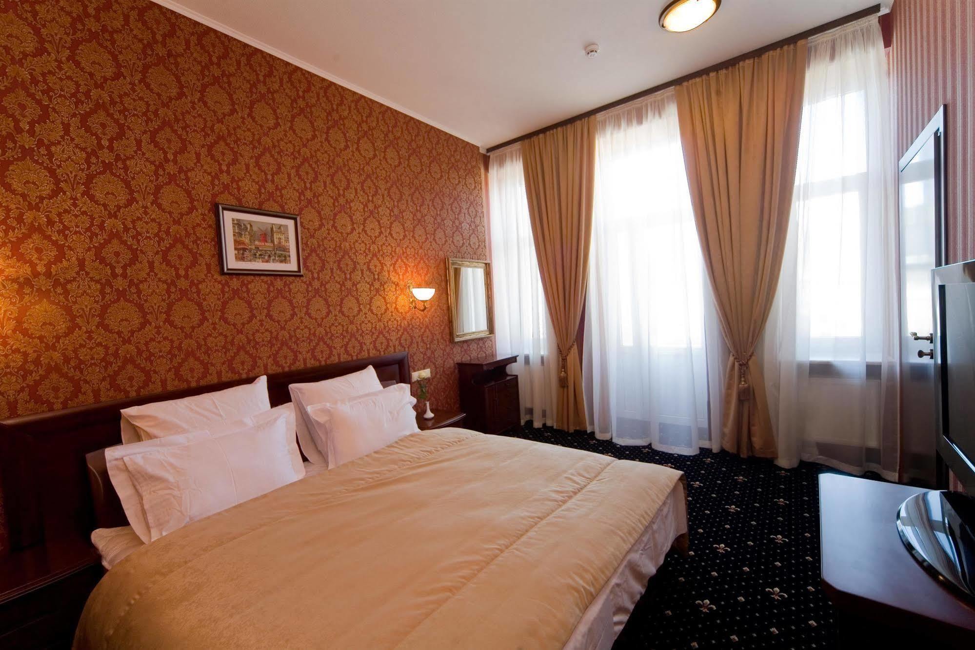 חארקיב Gostiny Dvor Hotel מראה חיצוני תמונה