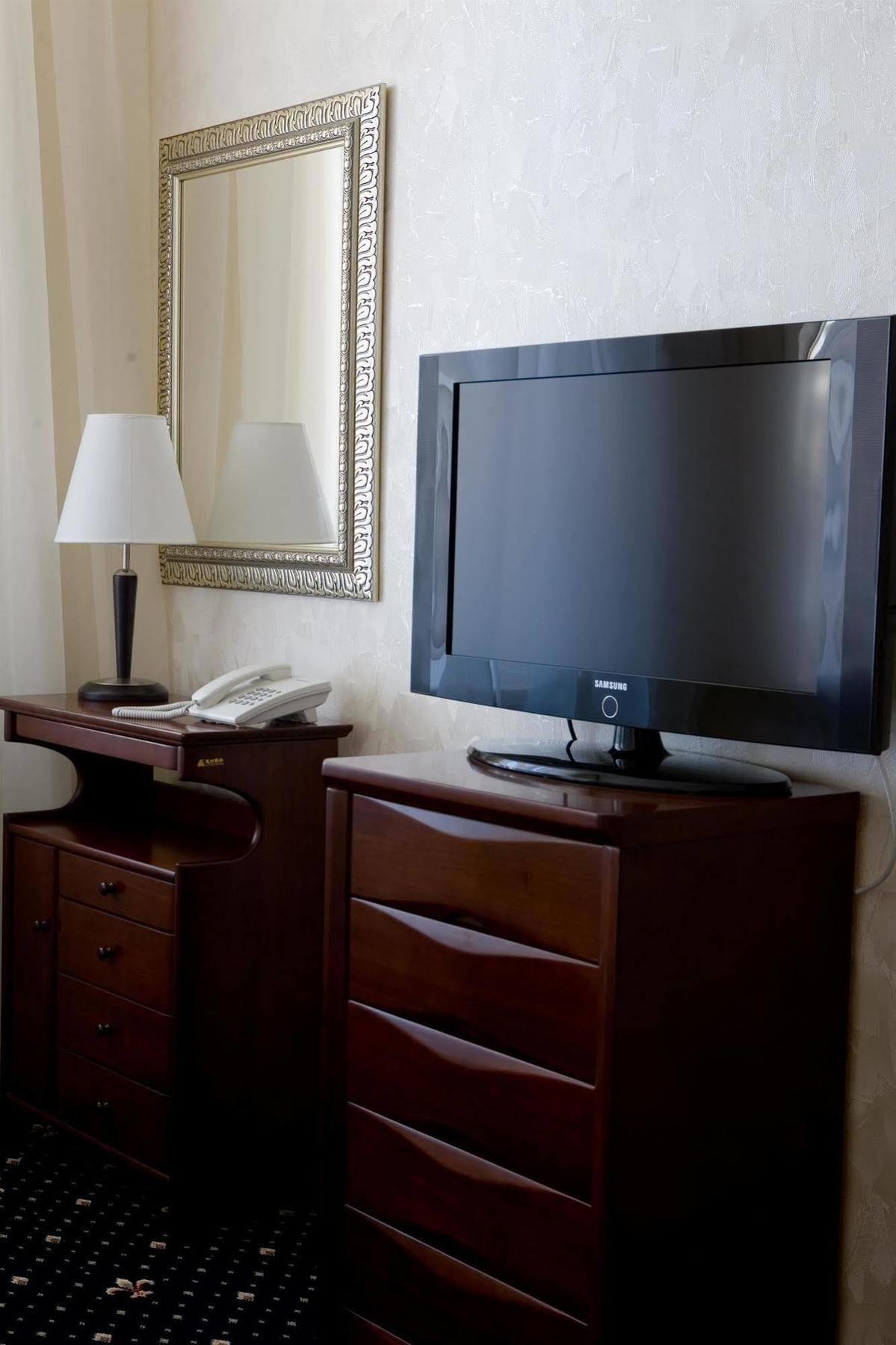 חארקיב Gostiny Dvor Hotel מראה חיצוני תמונה