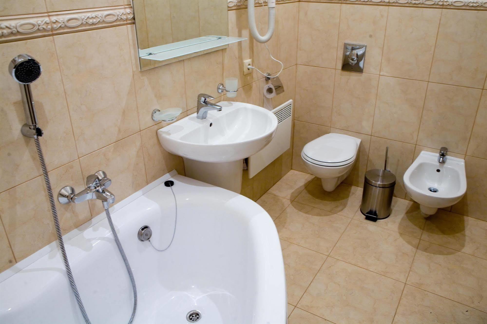 חארקיב Gostiny Dvor Hotel מראה חיצוני תמונה